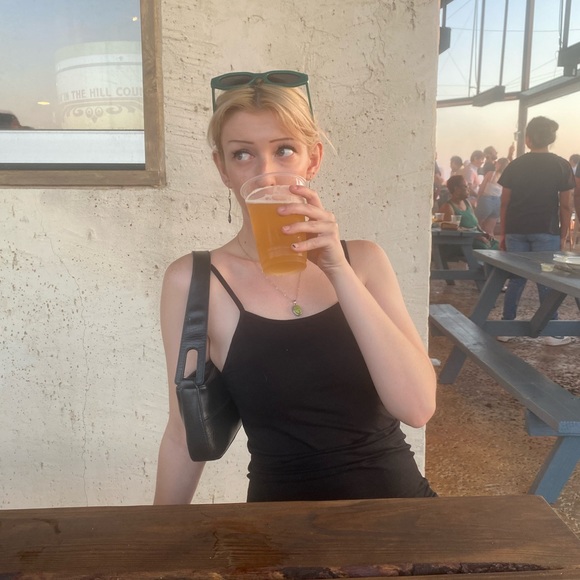Meet your Posher, Amber - Picture 1 of 1